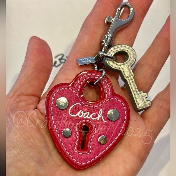COACH HEART LOCK & KEY CHARM 3D LEATHER STUDS SPELLOUT BAG FOB CHAIN Y2K VGUC - Picture 5 of 10